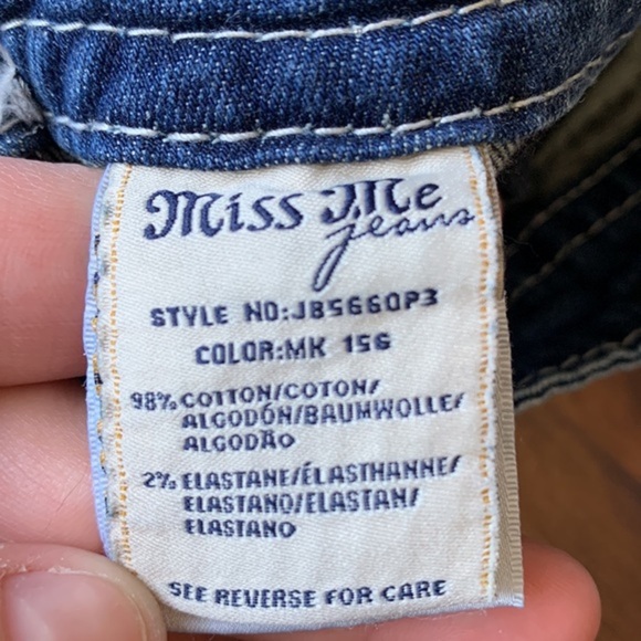 Miss Me Blue Lightly Distressed Boyfriend Capri Jeans - Picture 16 of 16